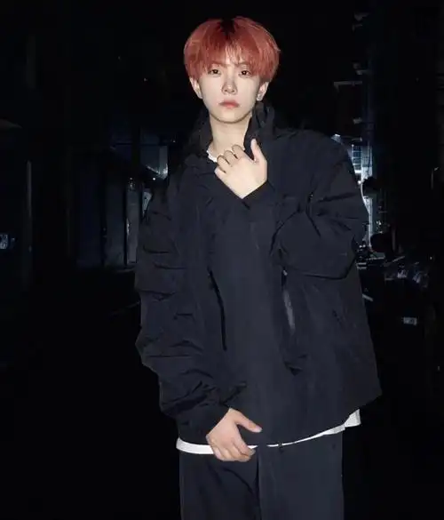 男生超帅长碎盖微分发型2022年发型流行的