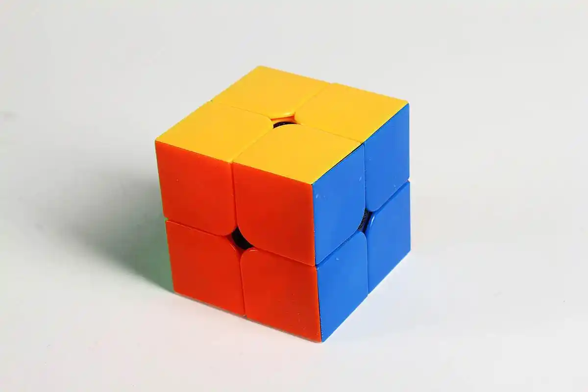 正品奇艺黑曼巴二阶魔方 奇艺实色2阶魔方 免贴纸彩色魔方 送教程