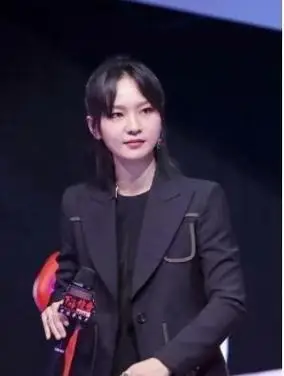 歌手周笔畅:38岁还单身,爸妈"使劲"催婚,她现状咋样了?