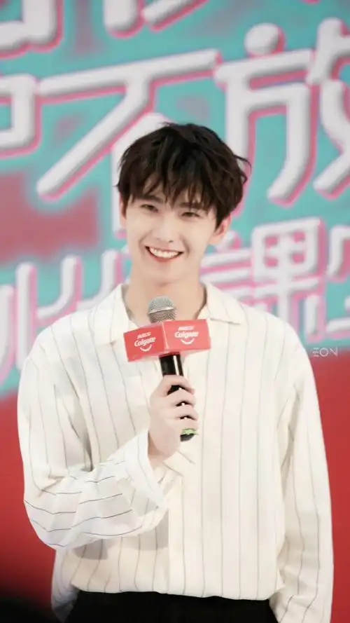 杨洋有哪些笑得特别干净好看的照片