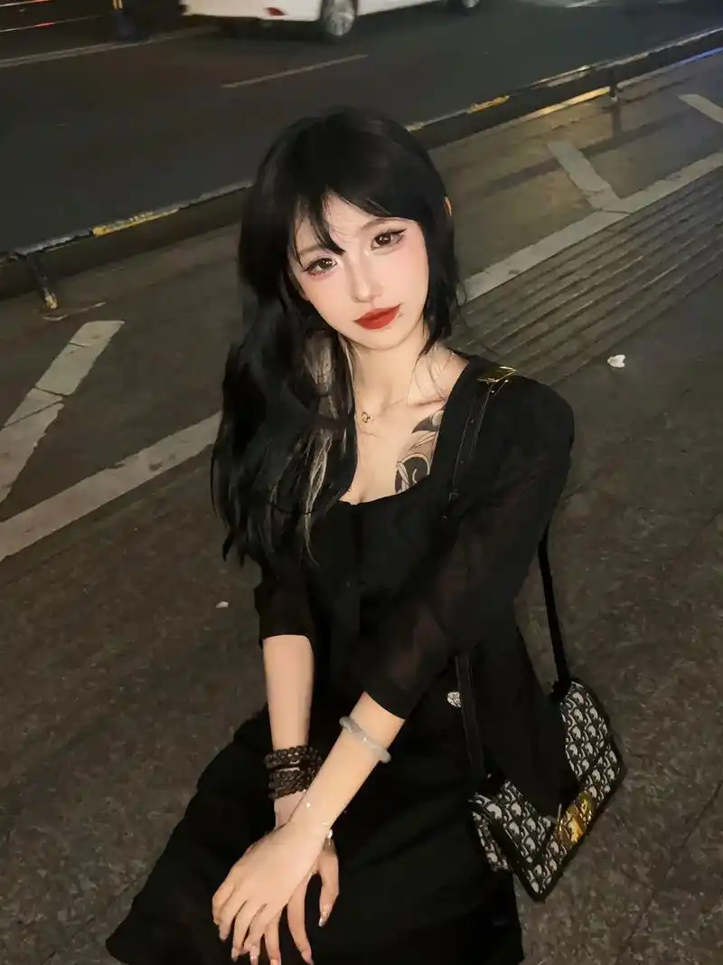 纹身女孩 #壁纸分享 #屏保 #手机屏保 - 抖音