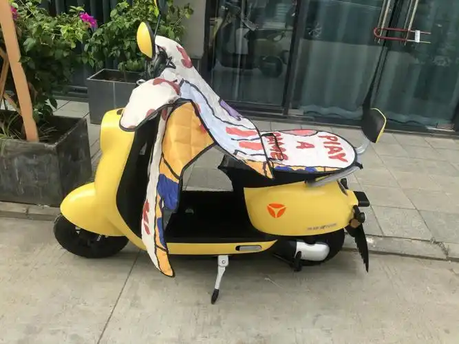 雅迪q6电动车小黄鸭