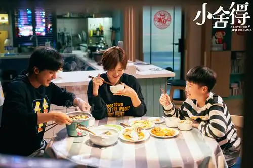 随着《小舍得》剧情推进,热搜话题都是观众心情起落的见证.