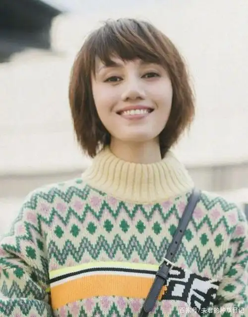 50岁的女人,注意避开这3种发型,不仅大妈感十足,还显老没气质