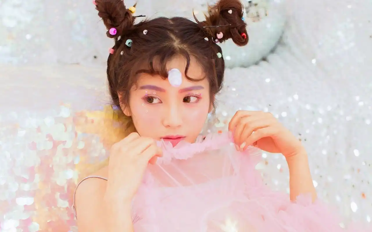 可爱萌妹子粉色治愈系甜美写真图片壁纸