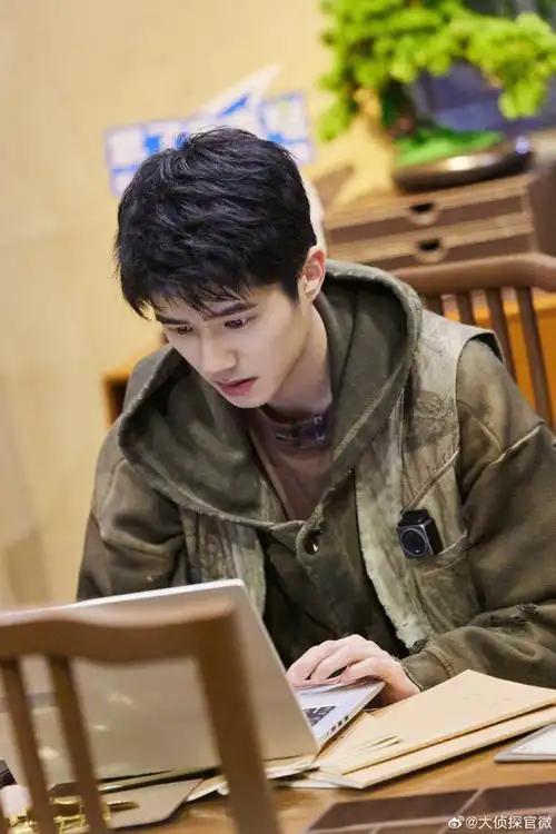 【#大侦探城市暗影#高清剧照】之刘膜王@刘昊然turbo:西柚市世纪苑小