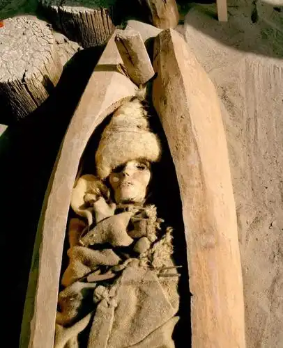 新疆罗布泊惊现美女干尸,跨越4000年依然栩栩如生