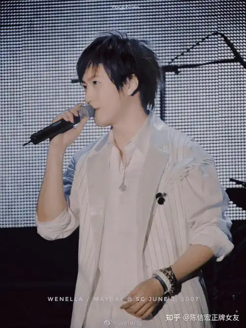 路人视角会怎么觉得五月天阿信的颜值? - 知乎