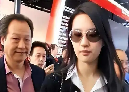 刘晓莉:此生最对的选择就是抛弃美国老公,带刘亦菲回国演戏