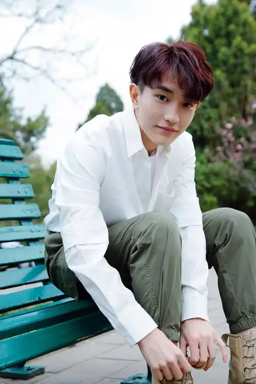 狐友国民校草庄源17岁校草梦想成为像彭于晏一样传递正能量的爱豆