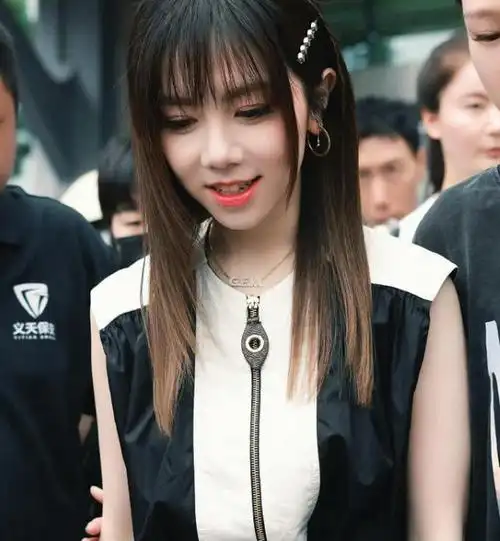 邓紫棋换上长发,配上娃娃脸可爱又美丽,实力高想要低调都不行