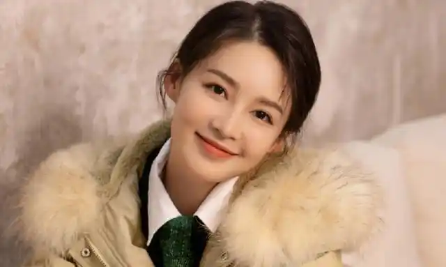 似乎永远没有因为身材的短板被大家诟病,可见也是一位非常自律的女星