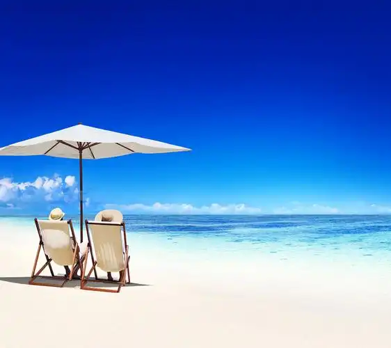 沙滩 大海 海洋 日光浴 游泳 度假遮阳 护肤品 泳衣 比基尼 蓝色 海水