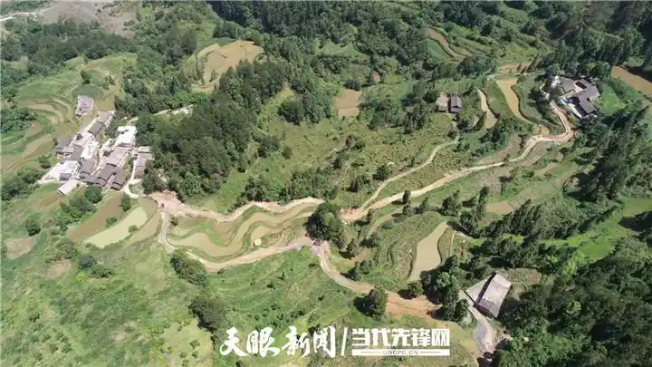 【我的扶贫故事】村民的事就要办仔细丨贵定县昌明镇打铁村驻村队员欧