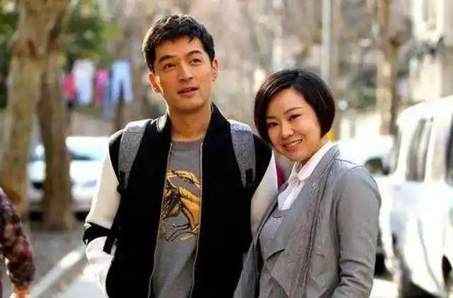 三任男友都是小9岁的西安老乡,49岁闫妮的美好生活