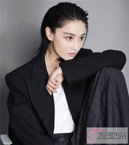 酷炫女生大背头发型 帅气艳压一众男生