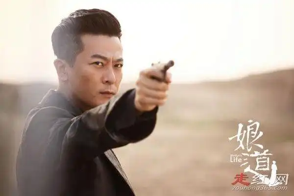 电视剧《娘道》目前正在电视机和网络上同步上演,于毅就是其中的故事