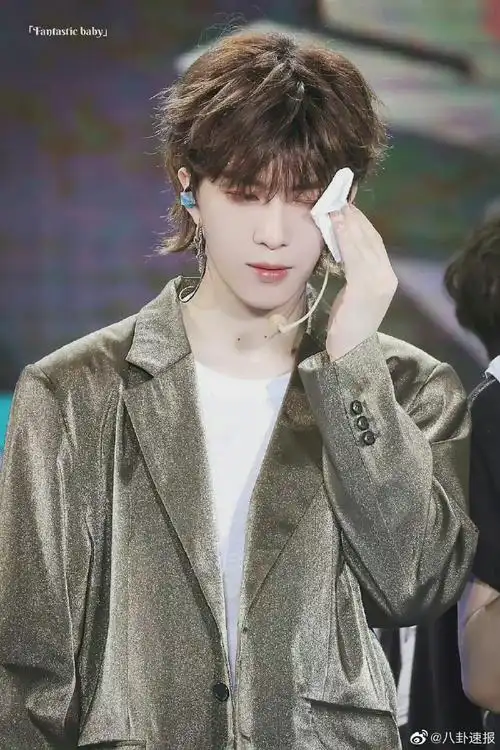 范丞丞最帅的显眼包#范丞丞放出新发型vlog,看惯了搞笑男丞丞还嫉得