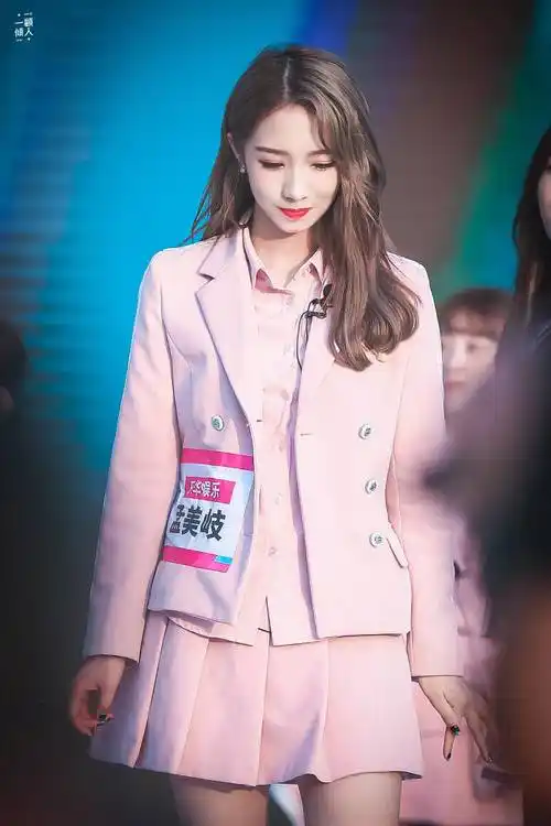 创造营第四季和青春有你第三季练习生校服撞衫双排