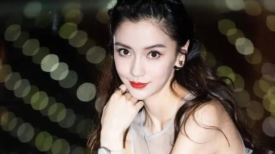 34岁angelababy被孩子给坑了?