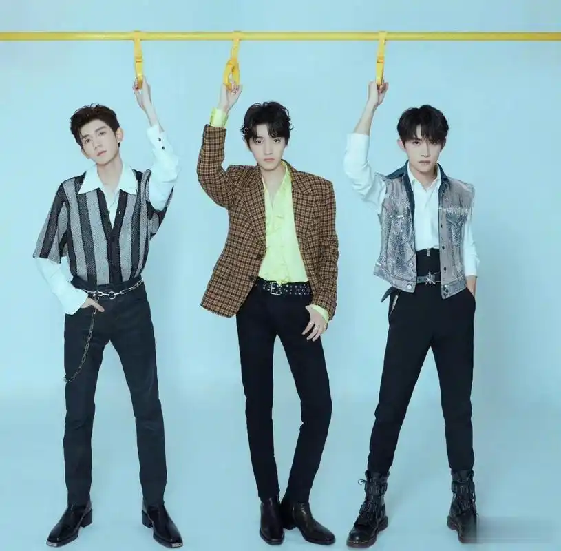 等tfboys十周年演唱会……王源2023"客厅狂欢"巡演要开了,tf三代演唱