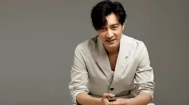 何建泽:恋爱8年才结婚,老婆是陶昕然