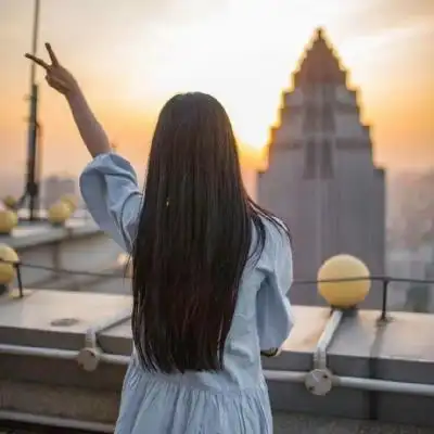 最新的文艺范女生背影头像 以_微信头像_我要个性网