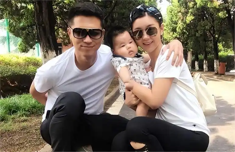 李小萌和王雷迈入婚姻殿堂之后,公公婆婆也对这个善良本分的儿媳非常