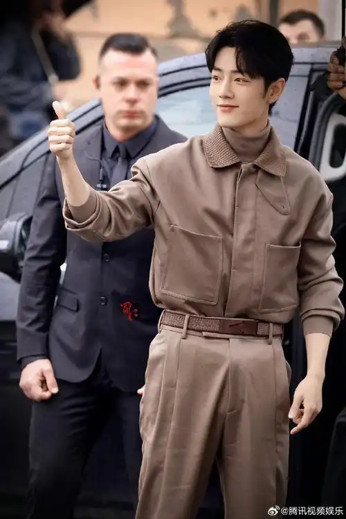 敲娱的星鲜事##肖战看秀look#生图也太帅了吧!