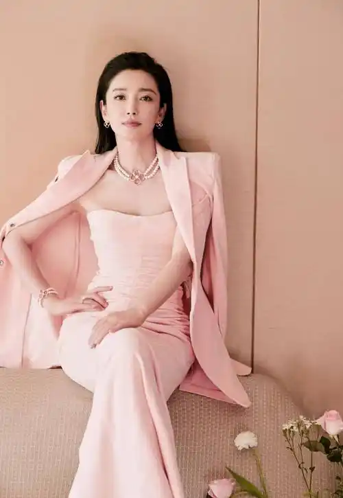 原创钟丽缇女儿获选美亚军混血外型亮眼她爸爸是这一位