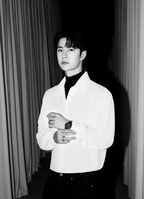 王一博白衬衫幕后花絮图##王一博白衬衫花絮图