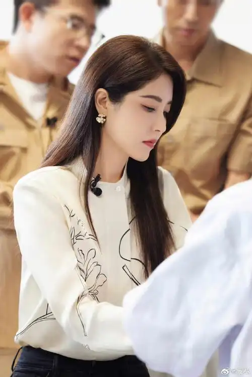 医生说曾黎顶多30岁##美出圈##护肤小课堂