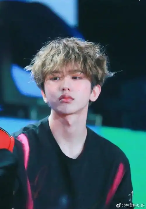 蔡徐坤可爱嘟嘴画面小合集,好久不见蔡小葵,看完整个心都要被融化了!