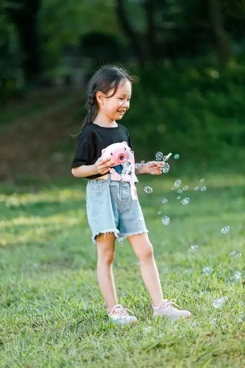 直出没有磨皮了小孩子自然真实最好