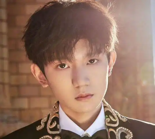 王源直言自己想谈恋爱 唱的这首《姑娘》好甜