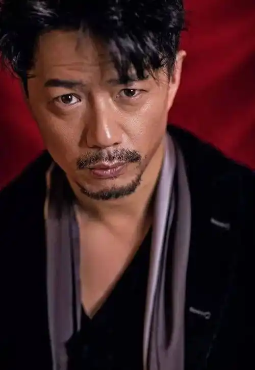 胡子才荷尔蒙爆棚,这十四位时尚男星超帅超有男人味_电视剧_魅力十足