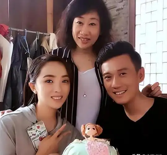 【前言】明星夫妻的感情故事总是令人关注,徐洪浩和刘晓洁的婚姻却