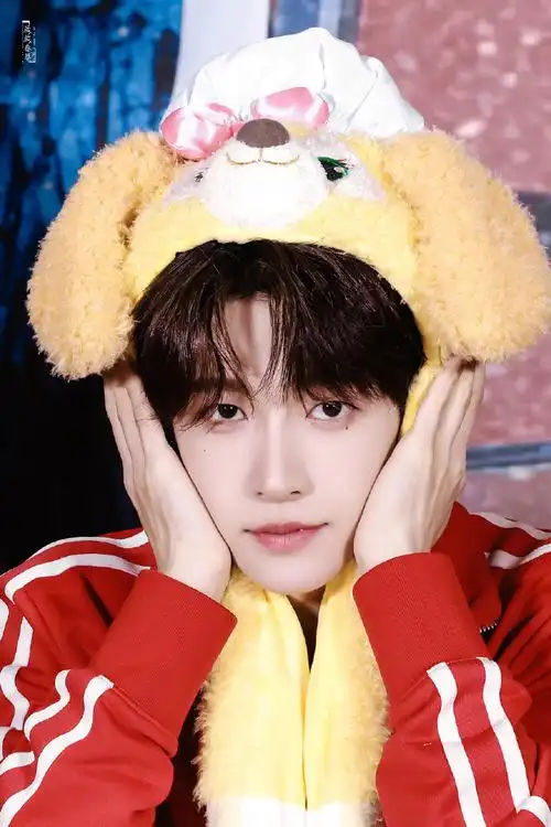 刘宇签售会饭拍图##刘宇百变小甜c