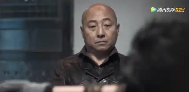 扫黑风暴孙红雷让大江保护周晓鸥他趁机和邢凡谈起了恋爱甜