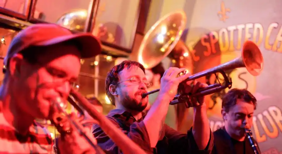 游览7 大美国城市,探索爵士乐的悠久历史和美妙的音乐旋律