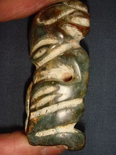 三棱柱状玉神人