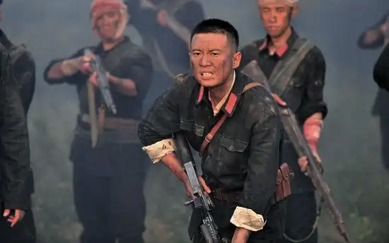 知名演员徐洪浩领衔主演的重大革命和历史题材电视剧《战将》正在央视