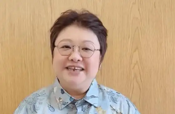 韩红近况曝光!身材暴瘦眼睛肿胀,牙齿缺了好几个,戴廉价手表