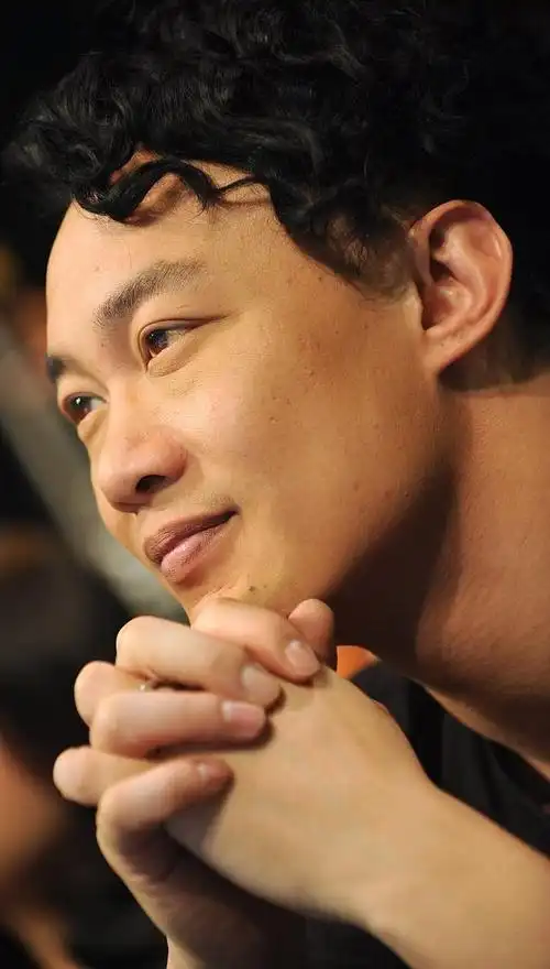 陈奕迅的歌总是那么百听不厌,十年好久不见娓娓道来