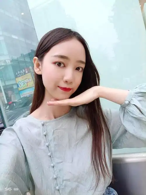 素颜出镜也不怕拍照旗舰vivos6助力拍出完美自拍照