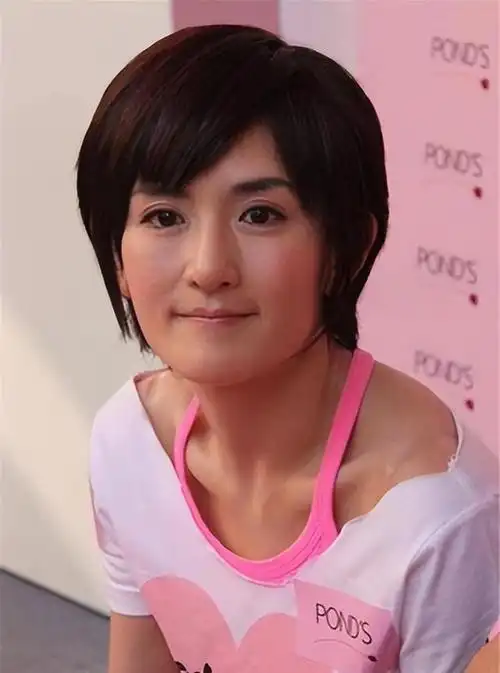 到底是谁在喜欢谢娜?多次被抵制又复出,三大靠山浮出水面