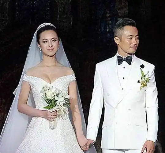 程雷娶小自己18岁的女子,如今患病满头白发,女子依旧陪伴左右_王萌萌