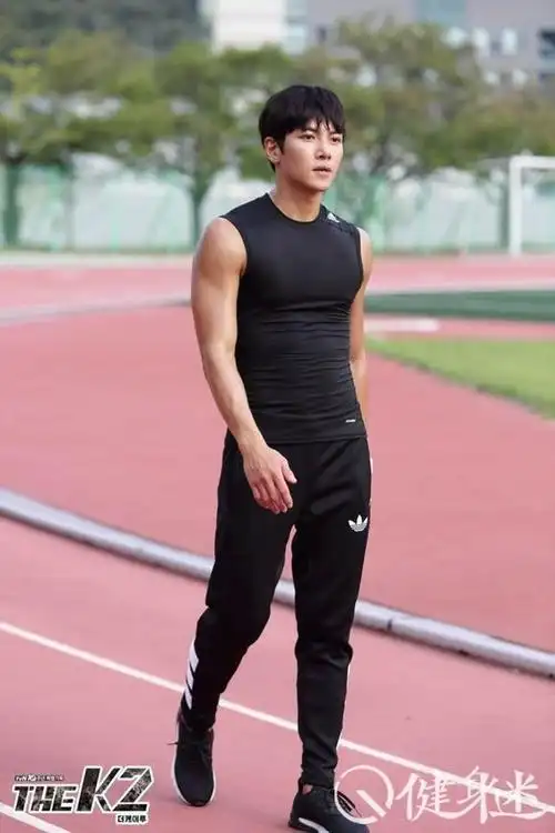 池昌旭肌肉 澡堂上演肉搏戏 314838 东方帅哥 韩国肌肉男 健身