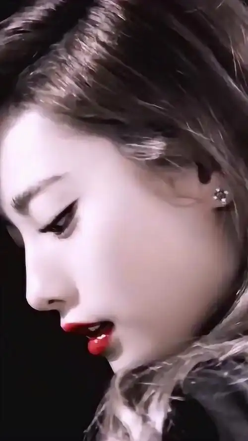 林珍娜究竟有多漂亮近距离看这精致的脸蛋最美面孔名不虚传