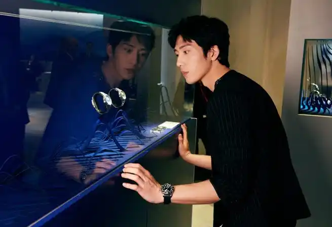 #万宝龙全球品牌大使井柏然##钟表与奇迹2024##深海攀登 冰川寻境#